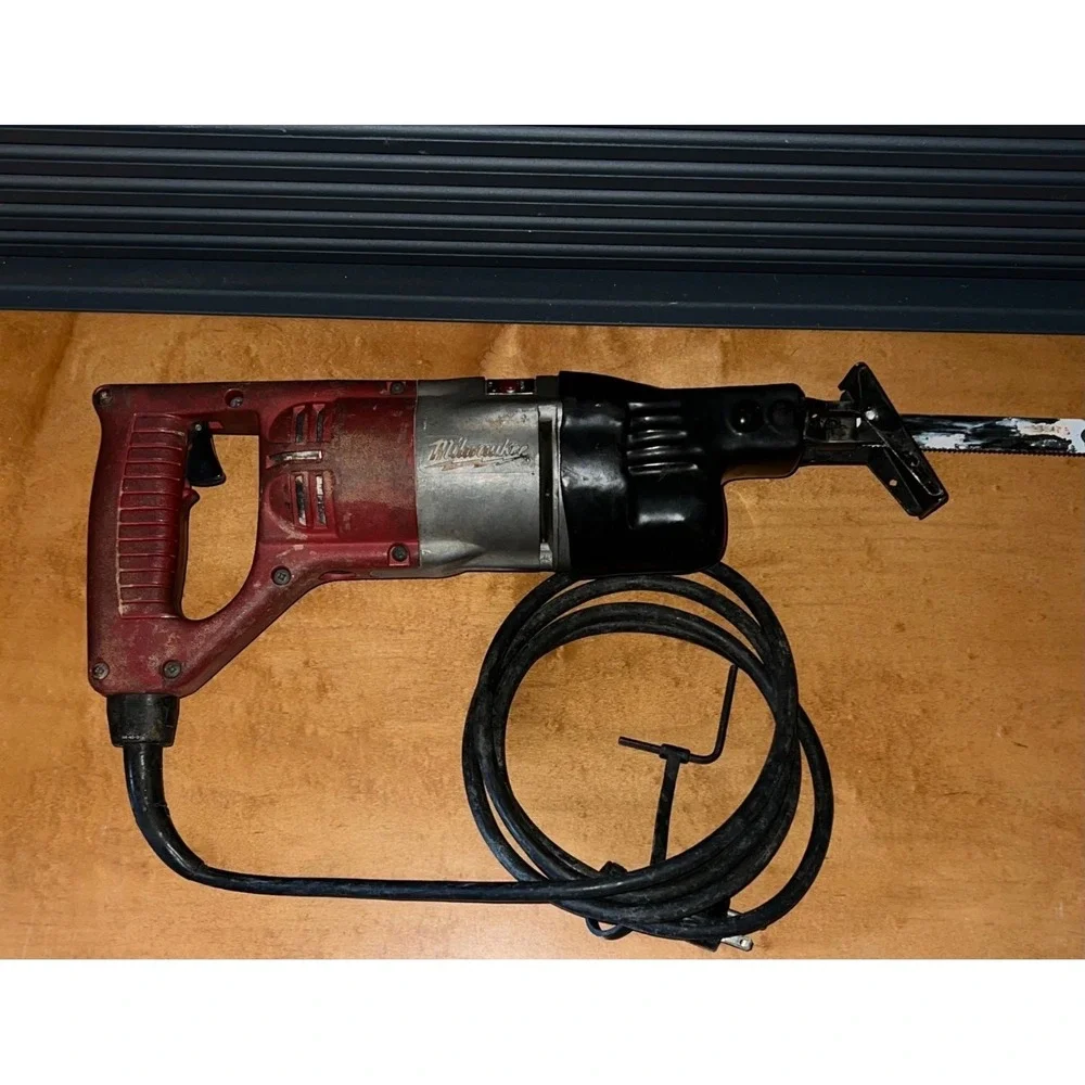 Vintage Milwaukee Heavy-Duty Sawzall‎ Reciprocating Saw 6507 With Case